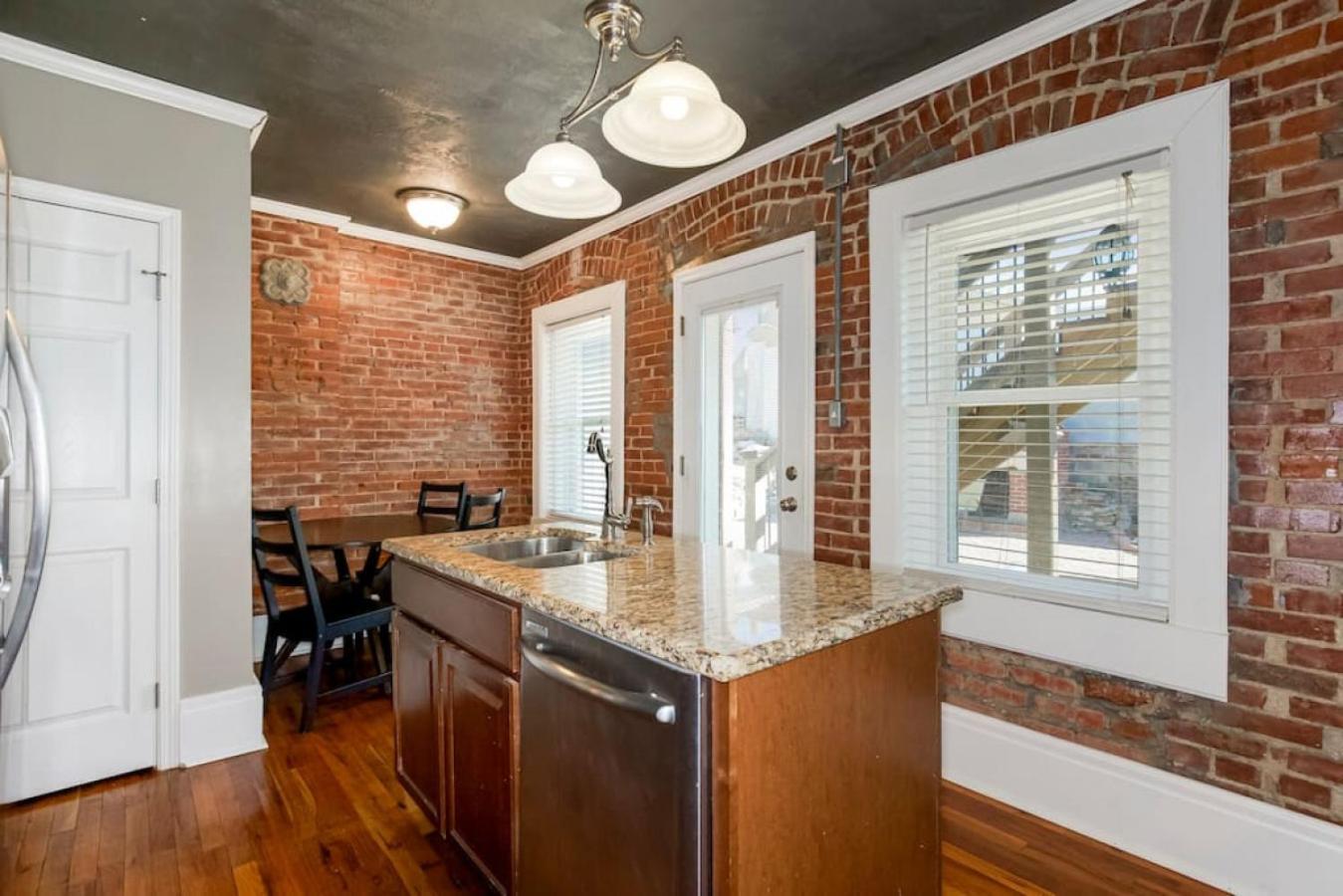 Vila Entire Loft Downtown With Free Parking Kansas City Exteriér fotografie